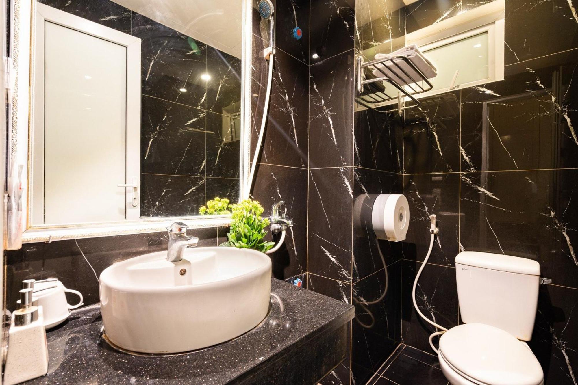 Kieu Anh Hotel - 81 Trung Kinh - By Bay Luxury Hanói Exterior foto